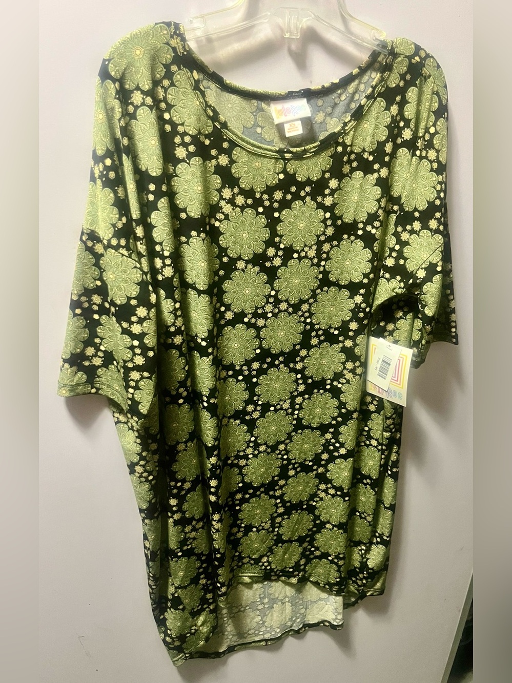 LuLaRoe Irma Tee Shirt Top Size XS New NWT Black Green